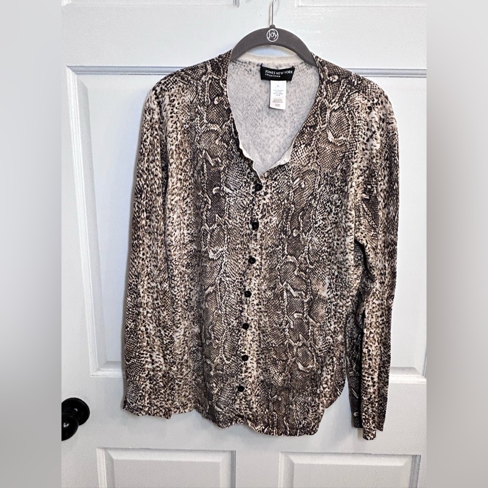 Jones of New York snakeskin print  find knit sweater size XL